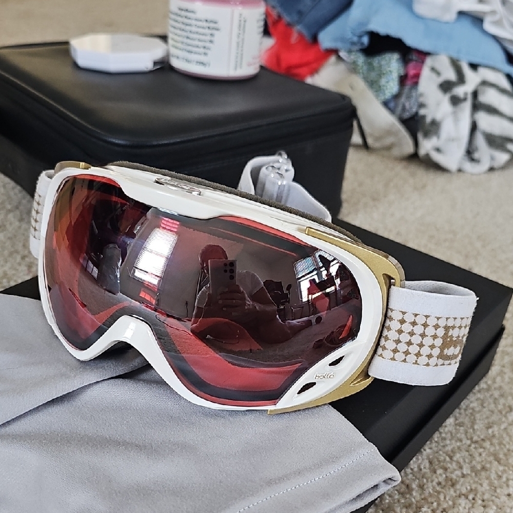 Bolle White and Gold Ski Goggles with Red Lens